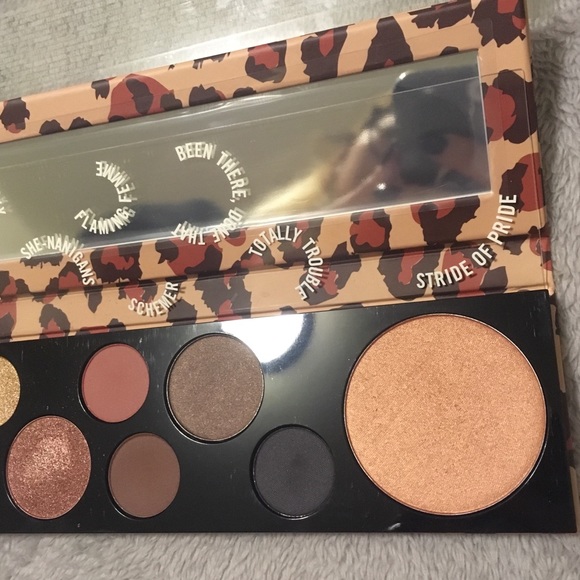 MAC Mischief Mink Eyeshadow Palette - Picture 5 of 6